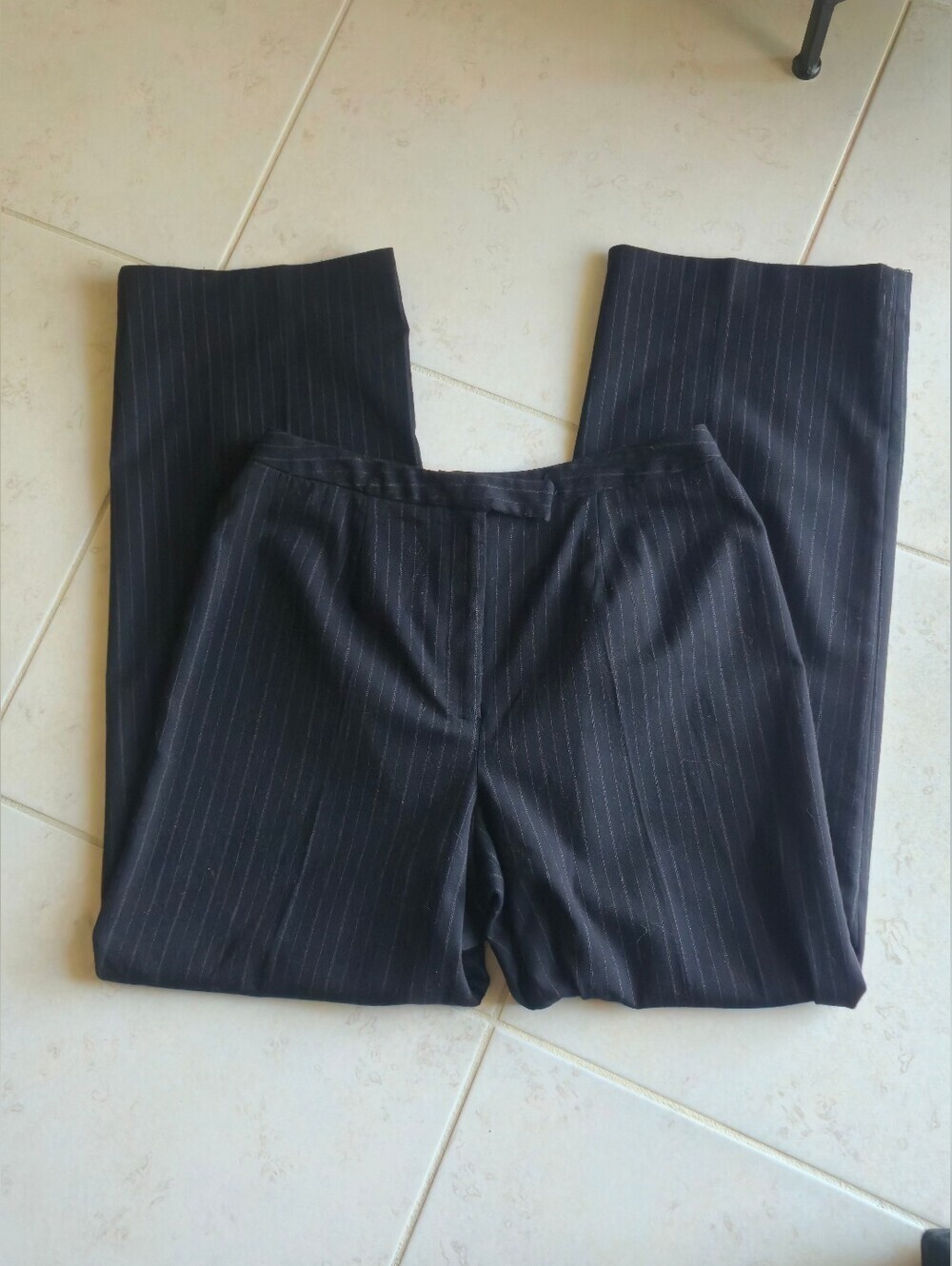 Charter Club Women's Black Pinstriped Flat Front Straight Leg Pants. Size 10